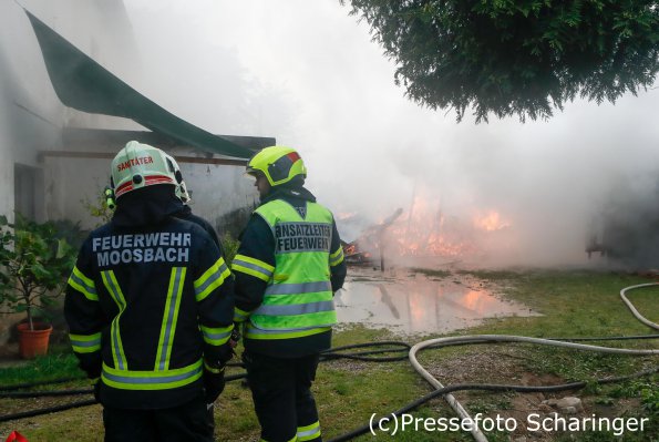 24.08.2016, Weng AUT, Brand LW-Objekt, im Bild der Brand, Pressefoto Scharinger © 2016, PhotoCredit D. Scharinger